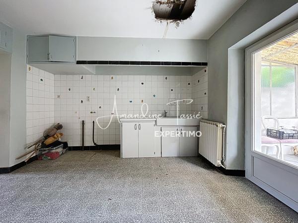 Millau (12100) Maison à rénover avec grand terrain et dépendances – Beau potentiel à exploiter !