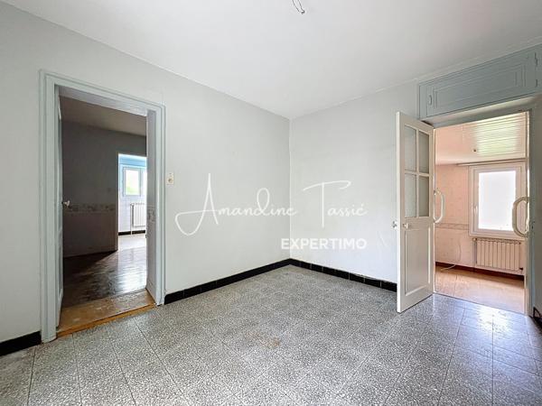 Millau (12100) Maison à rénover avec grand terrain et dépendances – Beau potentiel à exploiter !