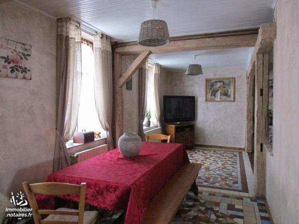 Corps de ferme rénové avec boxes à chevaux