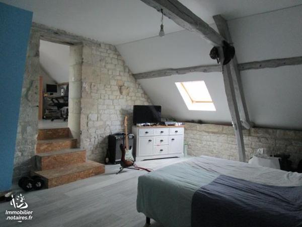 Corps de ferme rénové avec boxes à chevaux