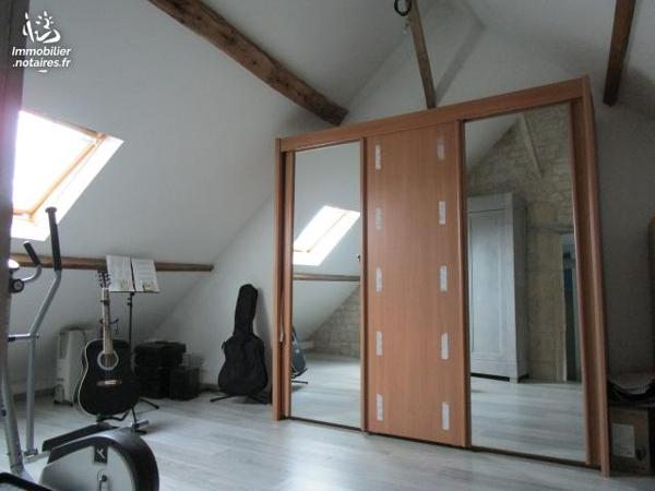 Corps de ferme rénové avec boxes à chevaux