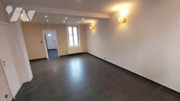 MAISON A VENDRE à JEUMONT Pas de travaux, juste de la décoration !
Maison de 103 m2 habitable,...