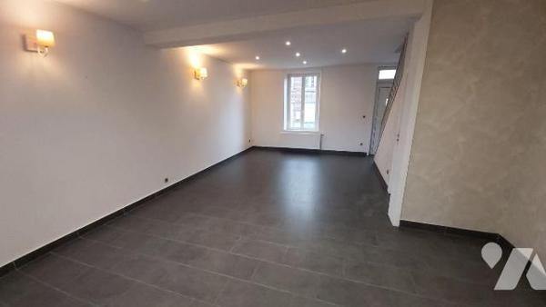 MAISON A VENDRE à JEUMONT Pas de travaux, juste de la décoration !
Maison de 103 m2 habitable,...