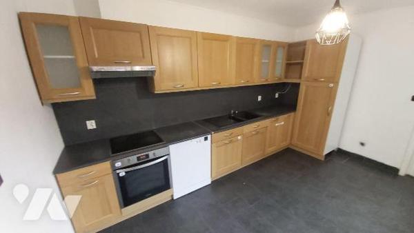 MAISON A VENDRE à JEUMONT Pas de travaux, juste de la décoration !
Maison de 103 m2 habitable,...