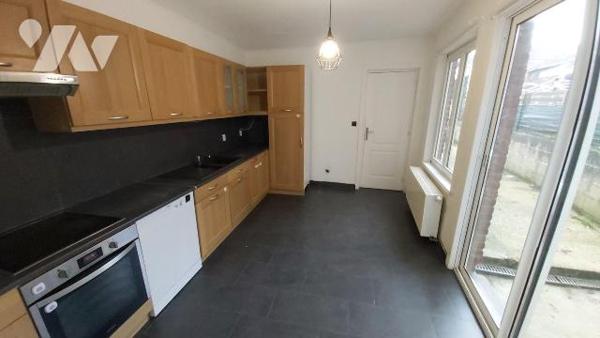 MAISON A VENDRE à JEUMONT Pas de travaux, juste de la décoration !
Maison de 103 m2 habitable,...