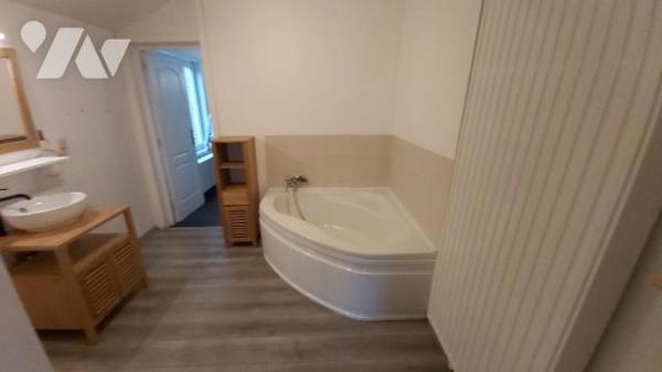 MAISON A VENDRE à JEUMONT Pas de travaux, juste de la décoration !
Maison de 103 m2 habitable,...