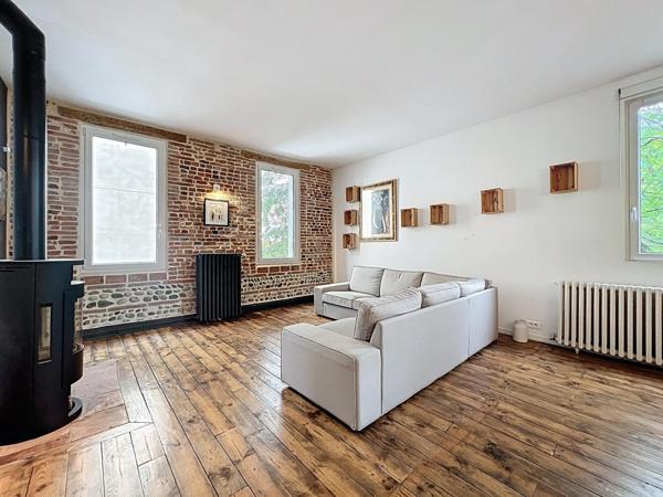 Appartement de caractère de 77m2 avec garage boxé – Charme toulousain à deux pas du métro Barrière de Paris