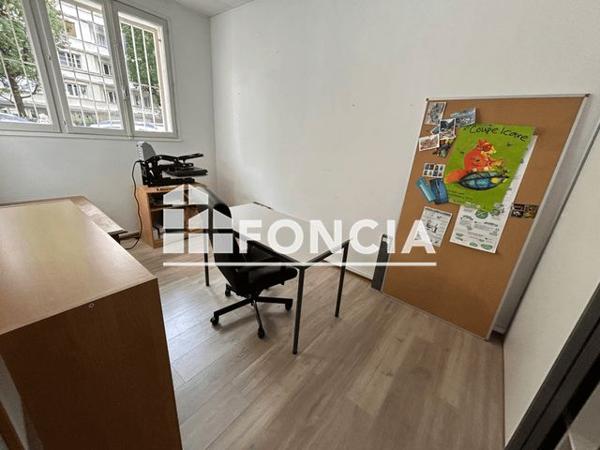 Location Local commercial 6 pièces 104.7 m² - 33 RUE DES DEPORTES DU 11 NOVEMBRE 1943 Grenoble 38100