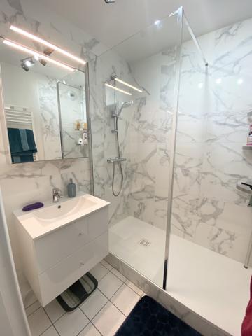 Grand T2 rénové avec garage et parking