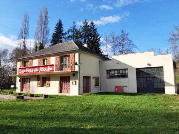 RARE OPPORTUNITÉ . GRAND BATIMENT AVEC LOGEMENT,  HANGAR ET PARKING SUR 6032 M²