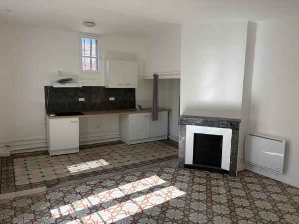 Appartement à louer 490 € CC CARCASSONNE 2 p 51 m² DPE F