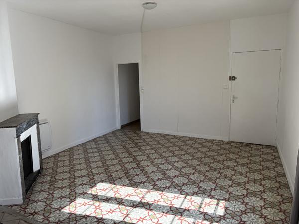 Appartement à louer 490 € CC CARCASSONNE 2 p 51 m² DPE F