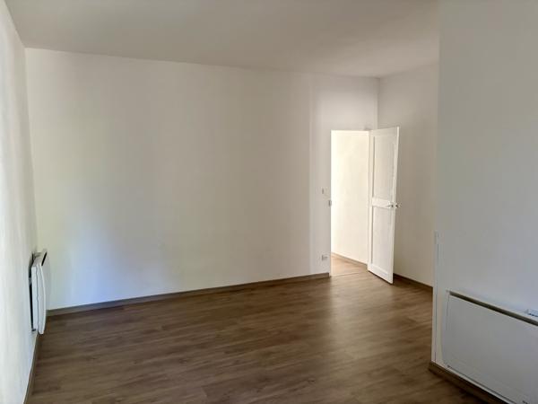 Appartement à louer 490 € CC CARCASSONNE 2 p 51 m² DPE F