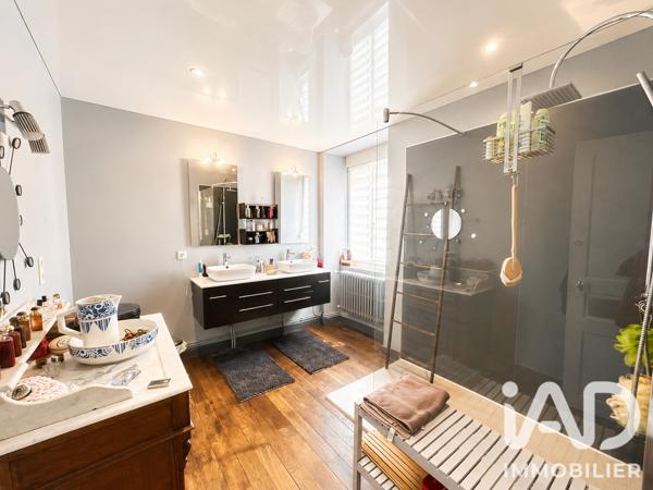 Maison à vendre 10 pièces 250 m² Saint-Hilaire-du-Harcouët