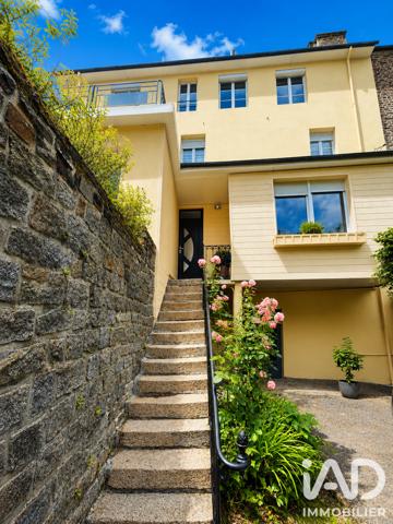 Maison à vendre 10 pièces 250 m² Saint-Hilaire-du-Harcouët
