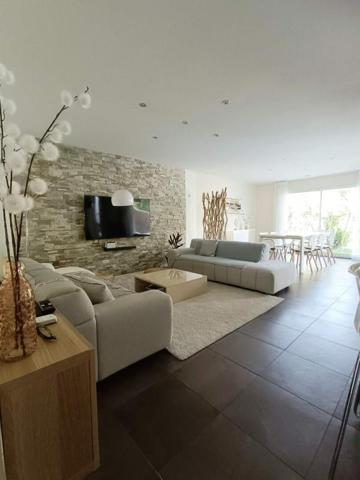 Maison Saint Chamas 5 pièce(s) Avec Piscine et jardin aménagé