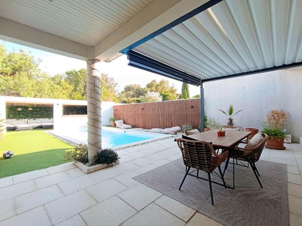 Maison Saint Chamas 5 pièce(s) Avec Piscine et jardin aménagé