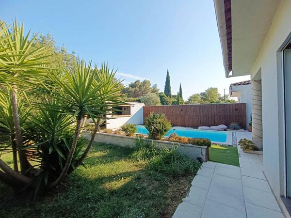 Maison Saint Chamas 5 pièce(s) Avec Piscine et jardin aménagé