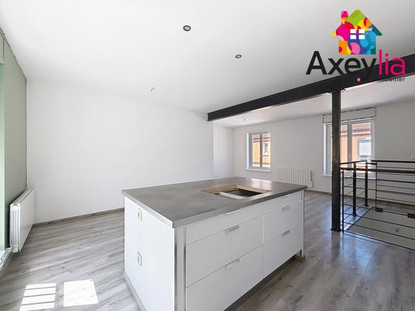 Régny (42630) A VENDRE - PROCHE PERREUX - APPARTEMENT T4 RÉNOVÉ, AU PREMIER ET DERNIER ÉTAGE AVEC TERRAIN, GARAGE ET CAVE