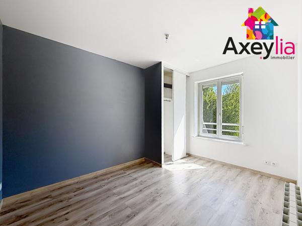 Régny (42630) A VENDRE - PROCHE PERREUX - APPARTEMENT T4 RÉNOVÉ, AU PREMIER ET DERNIER ÉTAGE AVEC TERRAIN, GARAGE ET CAVE