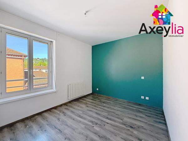 Régny (42630) A VENDRE - PROCHE PERREUX - APPARTEMENT T4 RÉNOVÉ, AU PREMIER ET DERNIER ÉTAGE AVEC TERRAIN, GARAGE ET CAVE