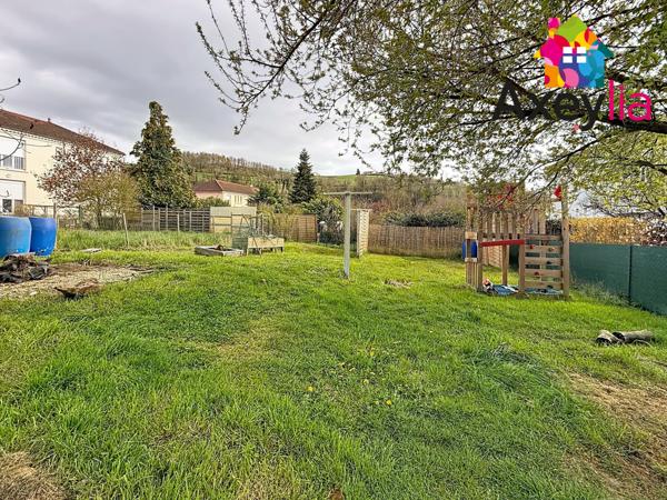 Régny (42630) A VENDRE - PROCHE PERREUX - APPARTEMENT T4 RÉNOVÉ, AU PREMIER ET DERNIER ÉTAGE AVEC TERRAIN, GARAGE ET CAVE