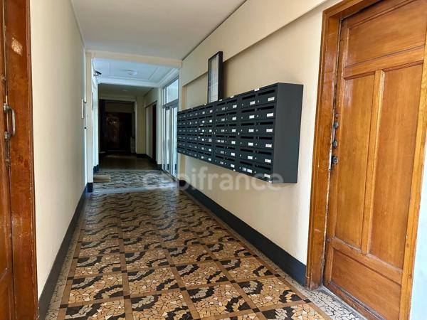 Appartement à louer Grand 2 pièces PARIS 17EME ARRONDISSEMENT (75) - Immeuble Art Déco