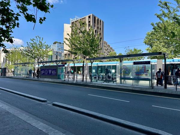Appartement à louer Grand 2 pièces PARIS 17EME ARRONDISSEMENT (75) - Immeuble Art Déco