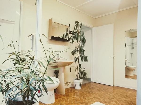 Grande Maison 1930 de 125 m2 avec Garage / Atelier de 55 m2