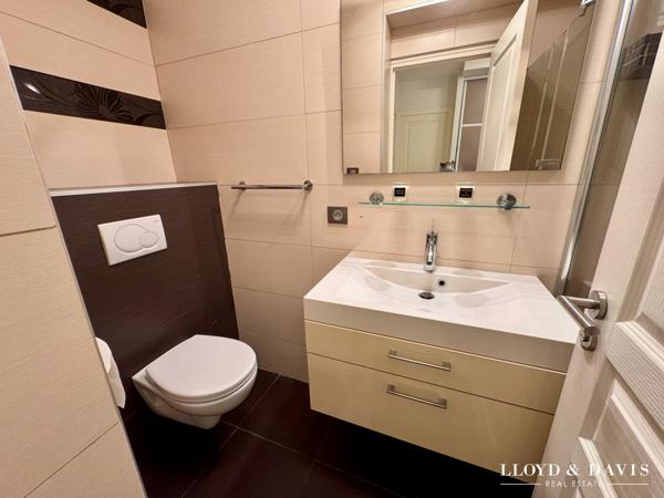 Maison contemporaine rénovée, vue panoramique et double habitation possible