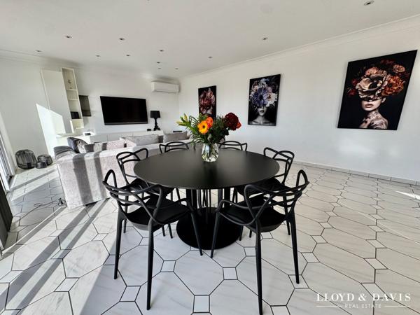 Maison contemporaine rénovée, vue panoramique et double habitation possible