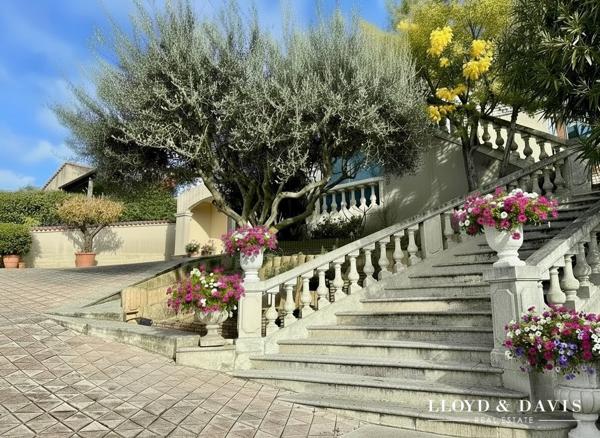Maison contemporaine rénovée, vue panoramique et double habitation possible
