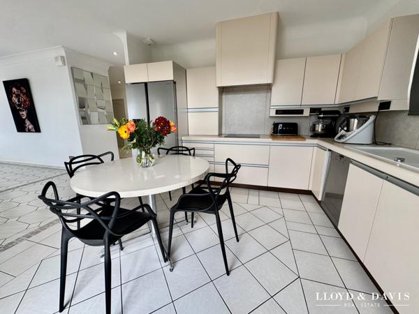 Maison contemporaine rénovée, vue panoramique et double habitation possible