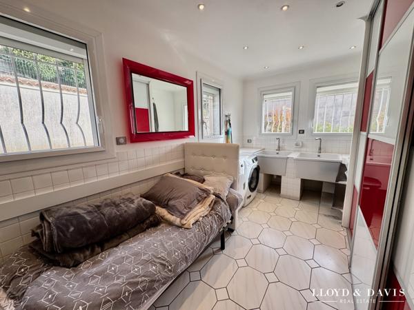 Maison contemporaine rénovée, vue panoramique et double habitation possible