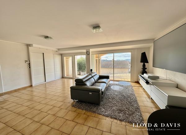 Maison contemporaine rénovée, vue panoramique et double habitation possible