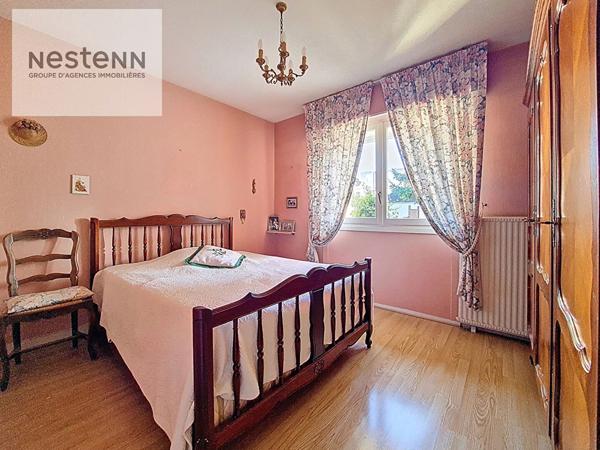 MURLINS COTE SARAN LIMITE ORLEANS - MAISON DE PLAIN PIED 72m2 - 2 CHAMBRES - GARAGE - JOLI JARDIN - LUMINEUSE - SOUS SOL ENTERRE DE 40m2 ! BUS ET COMMERCES A PIED