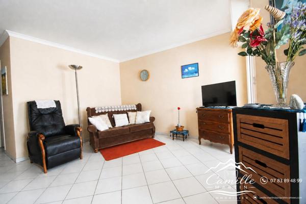 SAINT-RAPHAËL - BOULOURIS - APPARTEMENT 2/3 PIÈCES AVEC LOGGIA, PISCINE ET GARAGE DOUBLE - PLAGES ET PORT À PIED