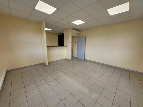 A LOUER - LOCAL D'ACTIVITÉ 1 050 m² La Chevrolière - TOURNEBRIDE