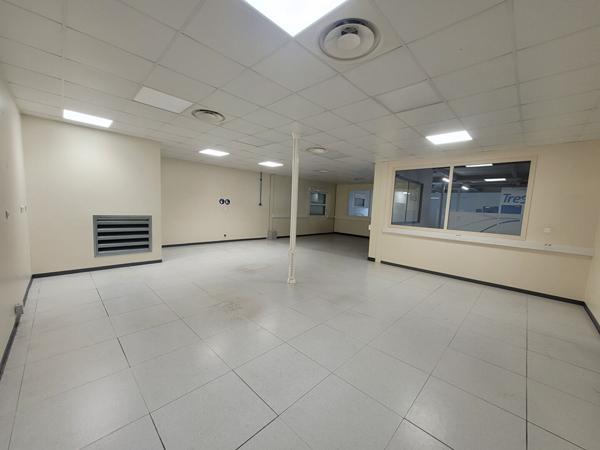 A LOUER - LOCAL D'ACTIVITÉ 1 050 m² La Chevrolière - TOURNEBRIDE