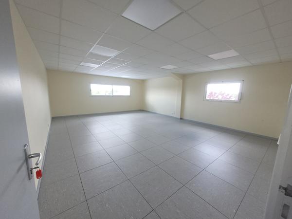 A LOUER - LOCAL D'ACTIVITÉ 1 050 m² La Chevrolière - TOURNEBRIDE
