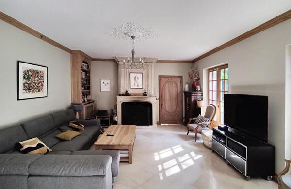 Demeure bourgeoise grand parc 8 pièces Neuilly-Plaisance (93360)