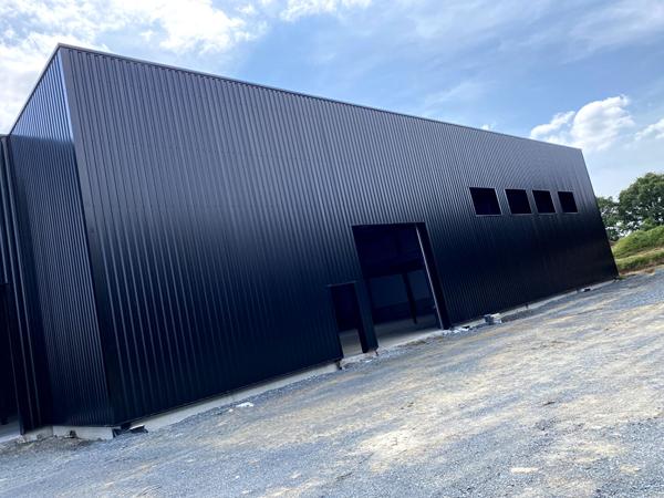 A LOUER Très Beau Local d'activité NEUF 840 m2- Hauts de COUERON