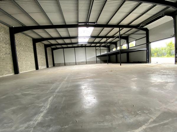 A LOUER Très Beau Local d'activité NEUF 840 m2- Hauts de COUERON