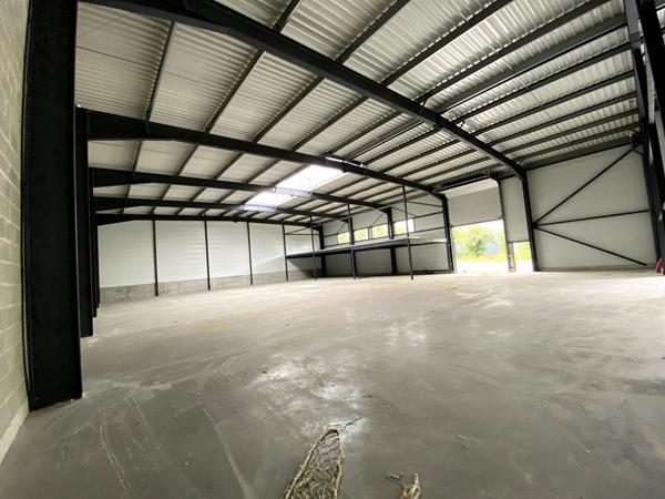 A LOUER Très Beau Local d'activité NEUF 840 m2- Hauts de COUERON