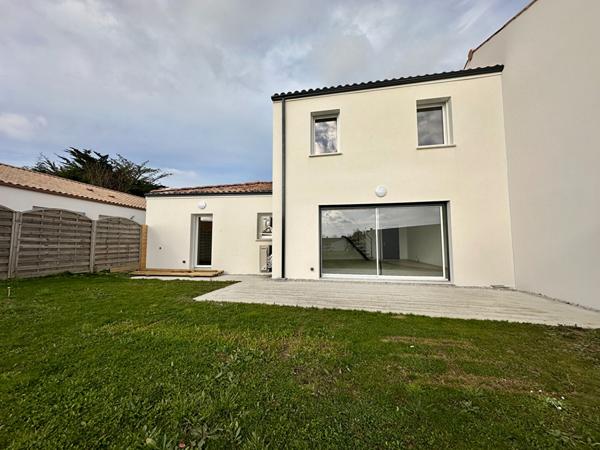 MAISON BBC NEUVE Climatisée de 109,42m² 3ch ? 1 bureau - 2 SDB - 2WC + Garage sur terrain de 258m²