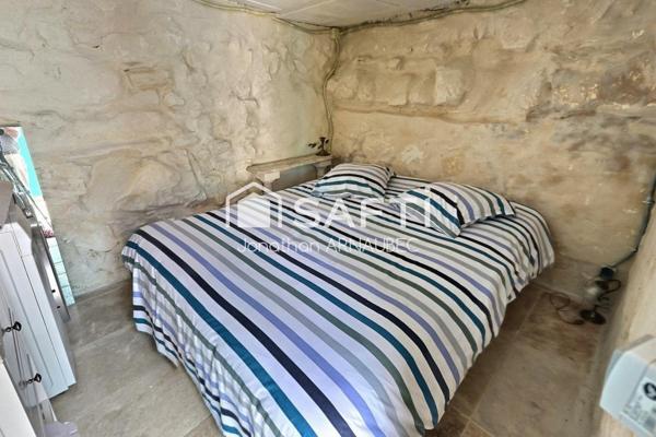 Une maison de caractère en pierre, avec jacuzzi et vue panoramique, pour vivre la Provence autrement.