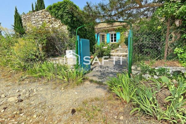 Une maison de caractère en pierre, avec jacuzzi et vue panoramique, pour vivre la Provence autrement.