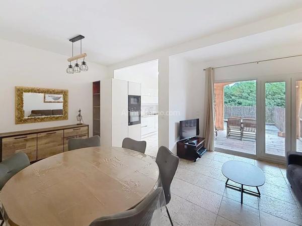 Vente                                                      Appartement
                        
                     3 pièces                      77 m2                     à Calvi