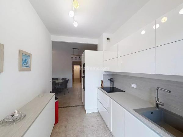 Vente                                                      Appartement
                        
                     3 pièces                      77 m2                     à Calvi
