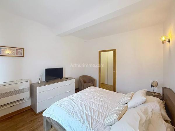 Vente                                                      Appartement
                        
                     3 pièces                      77 m2                     à Calvi
